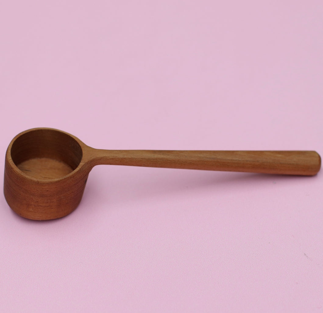 Wooden pot scoop - flat bottom