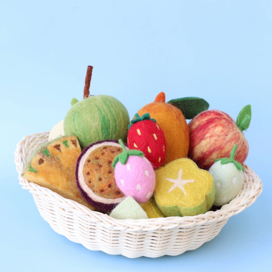 Mega giant fruit set plus basket - 17 pce set