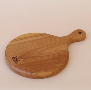 Hardwood mini chef children’s chopping board (round)