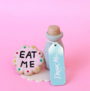 Wonderland drink me + eat me set